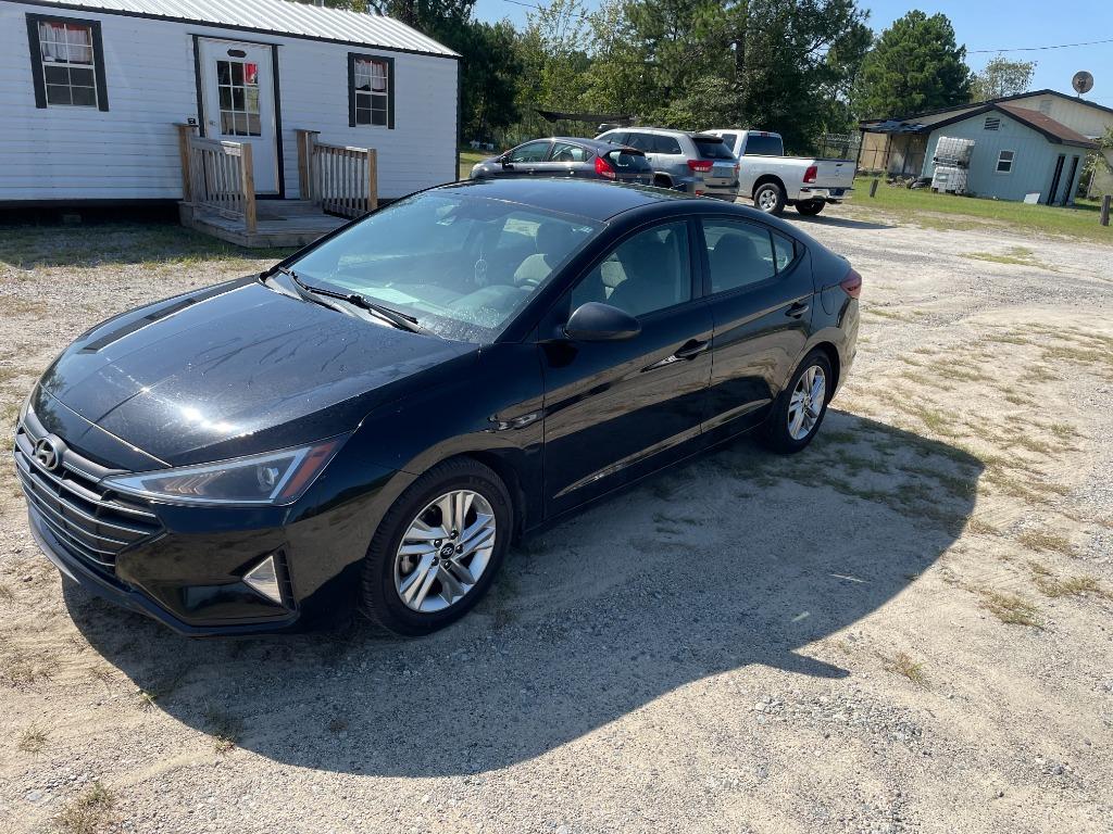 2019 Hyundai Elantra - $10,550