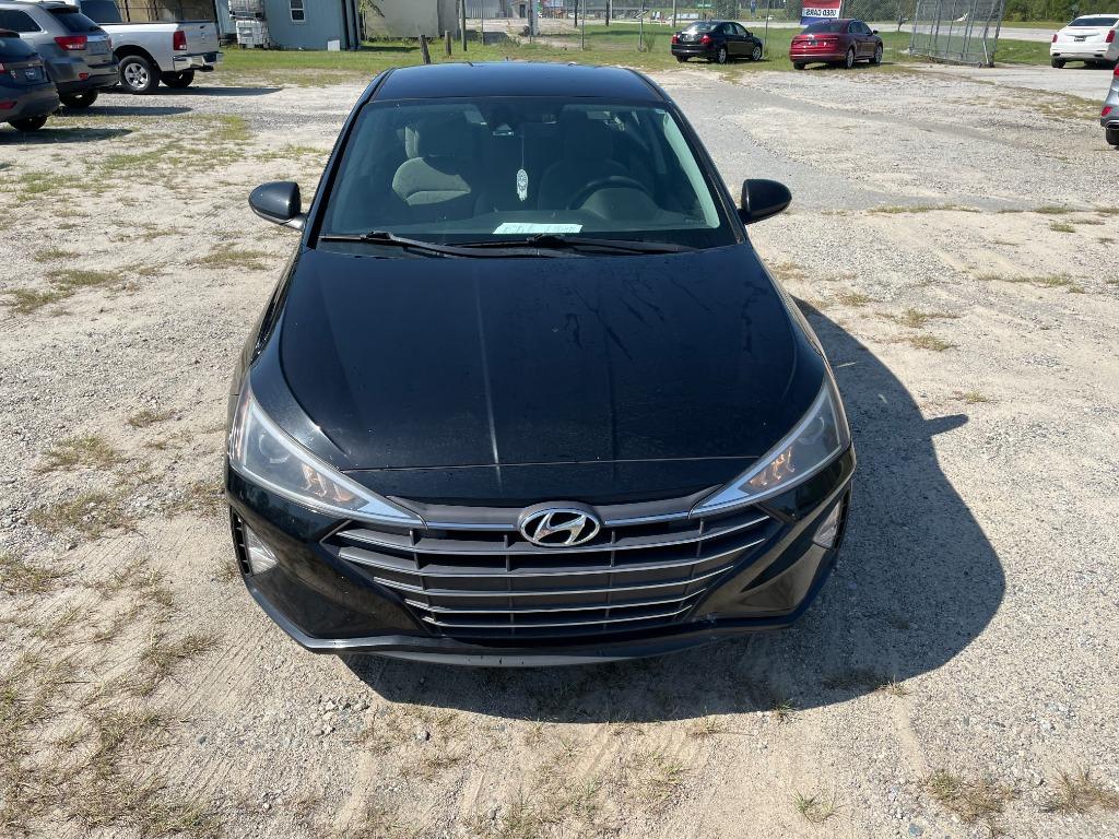 2019 Hyundai Elantra - $10,550