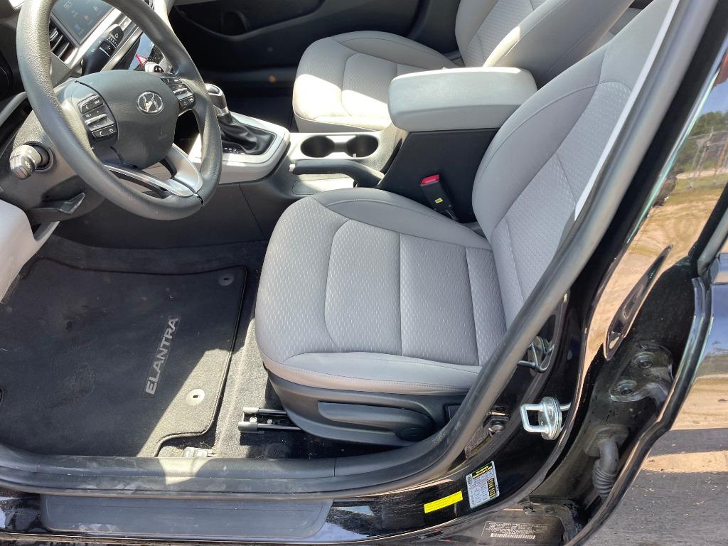 2019 Hyundai Elantra - $10,550