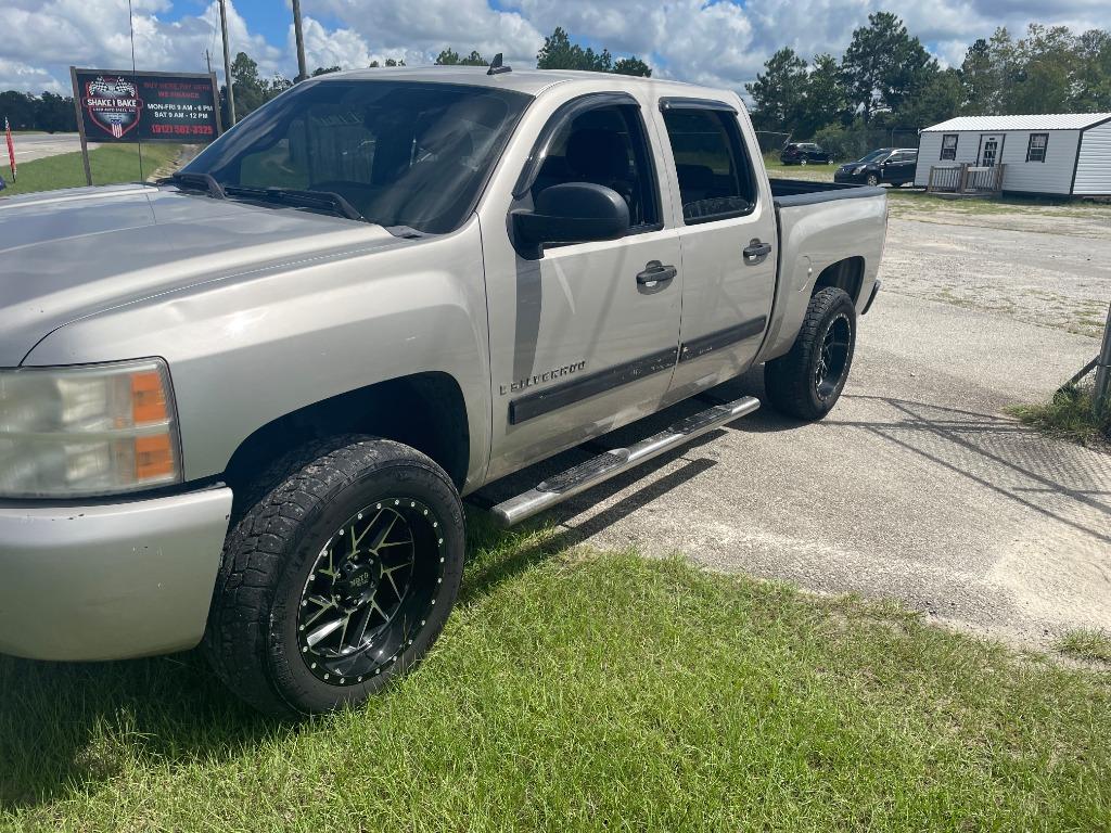 2009 Chevrolet Silverado - $4,700