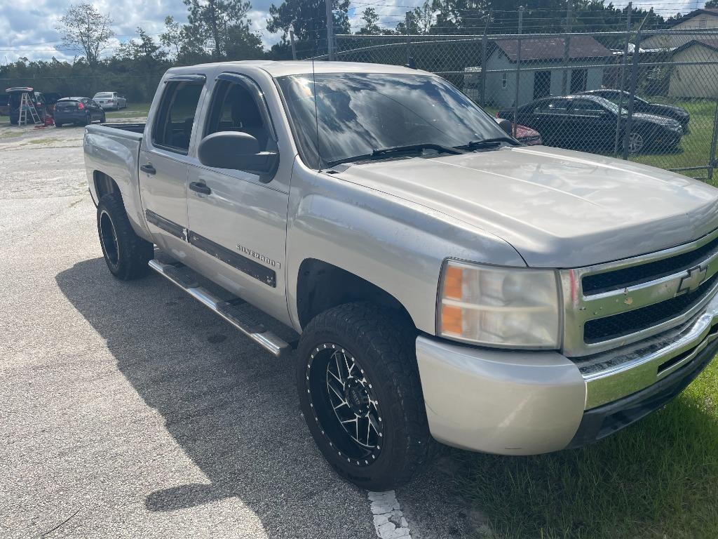 2009 Chevrolet Silverado - $4,700