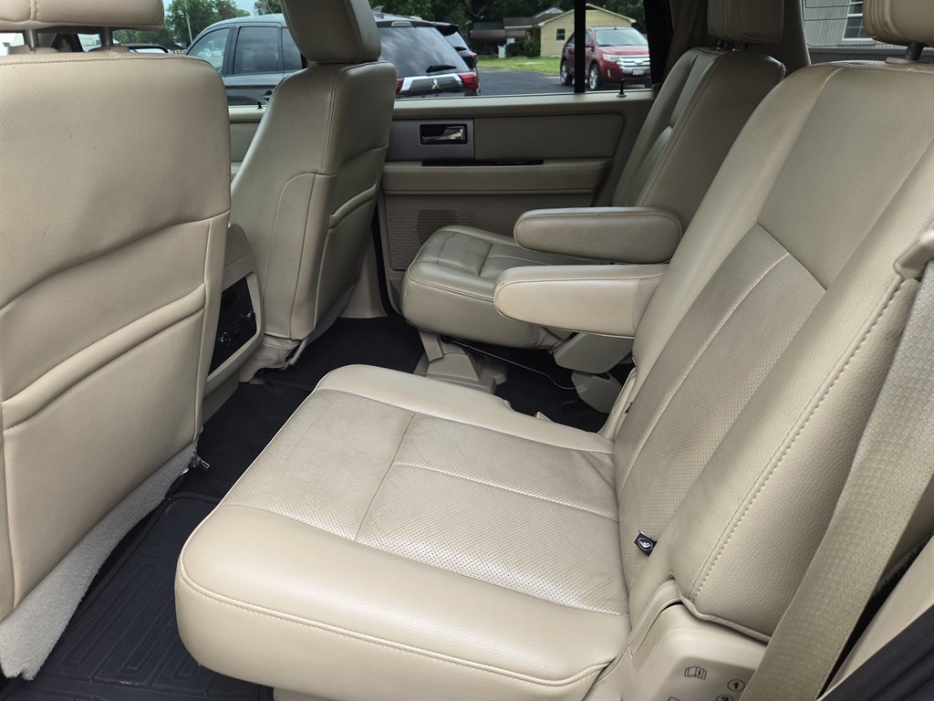 2017 Ford Expedition Limited photo