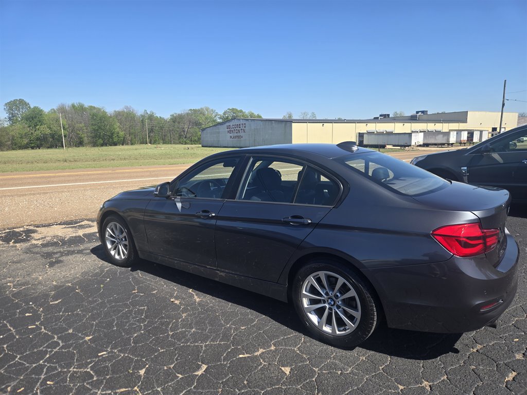 2016 BMW 3-Series 320i photo