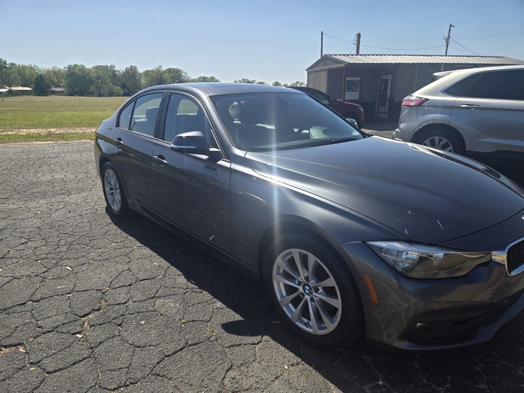 2016 BMW 3-Series 320i photo