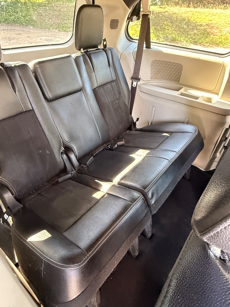 2019 Dodge Grand Caravan - $9,995