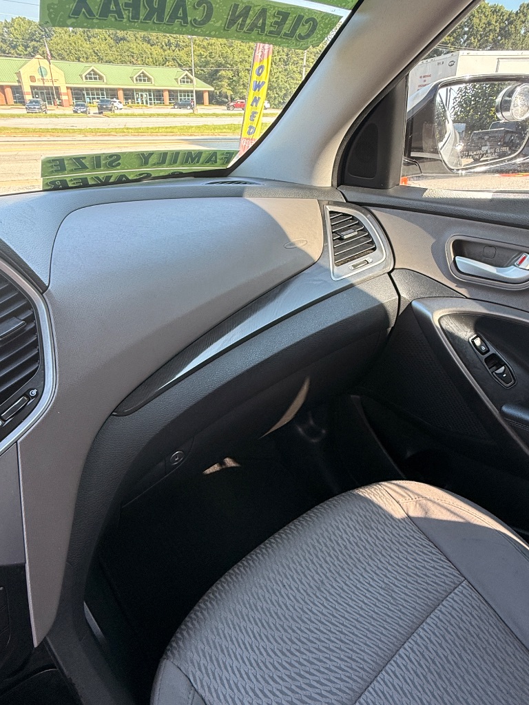 2014 Hyundai Santa Fe Sport - $6,995