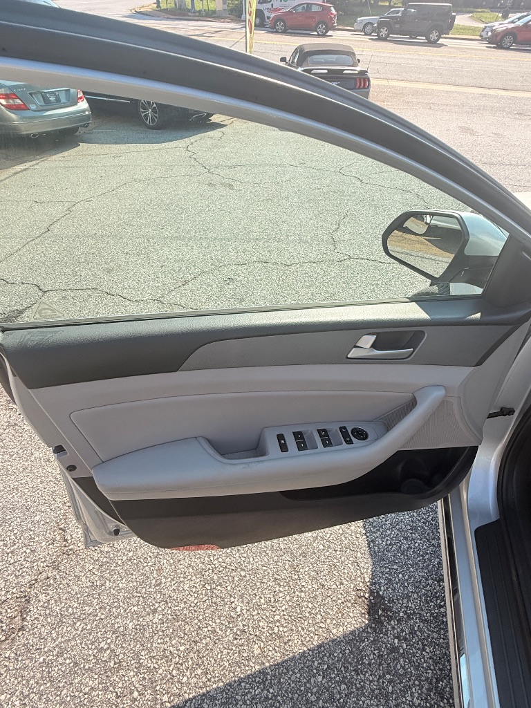 2017 Hyundai Sonata - $8,995