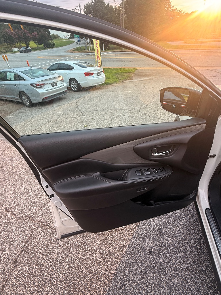 2015 Nissan Murano - $8,995