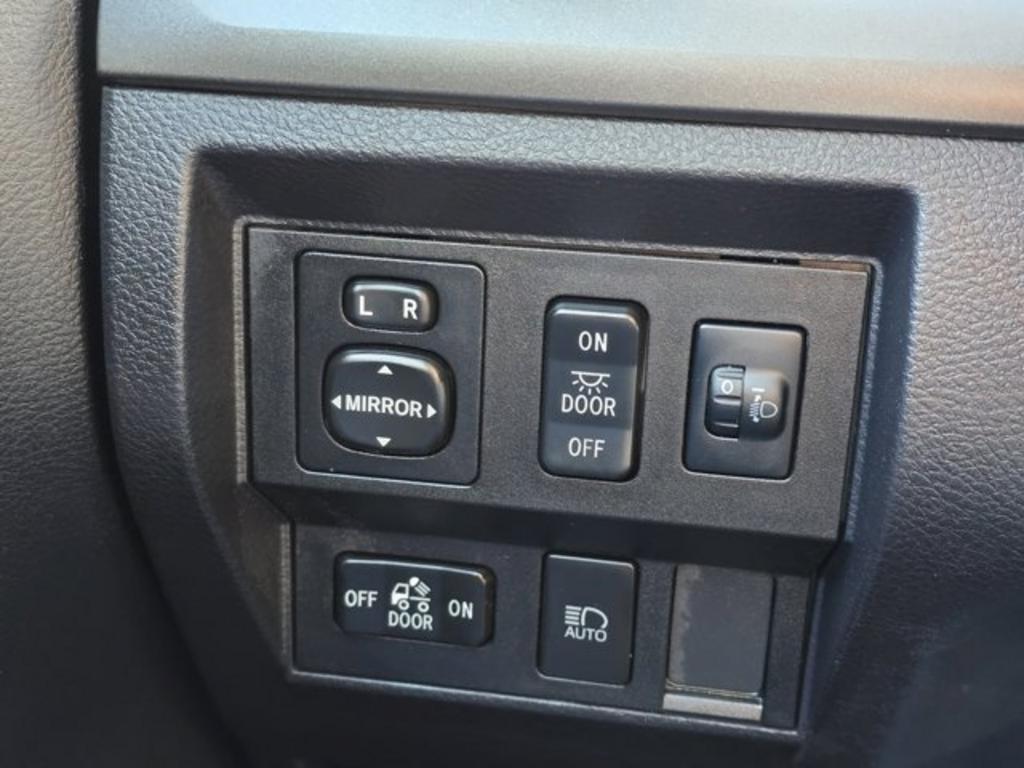 2020 Toyota Tundra SR5 photo