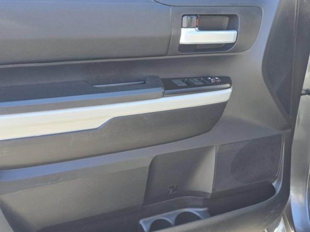 2020 Toyota Tundra SR5 photo