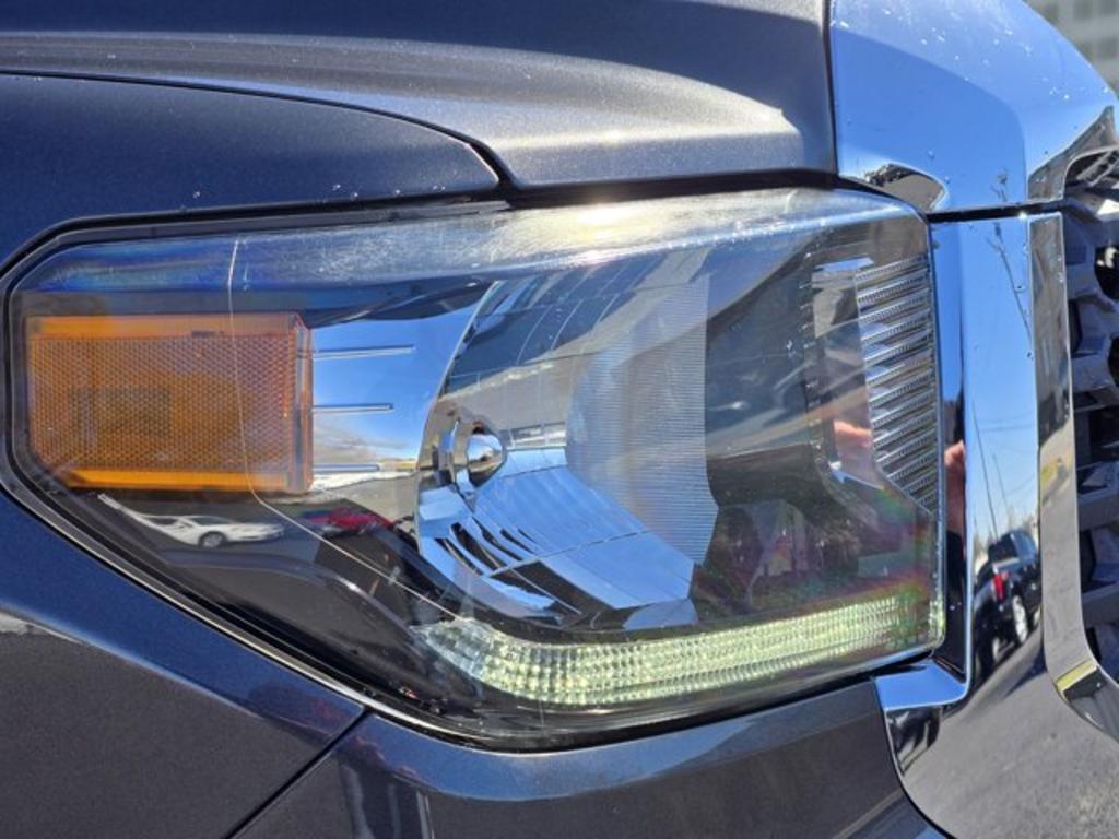 2020 Toyota Tundra SR5 photo