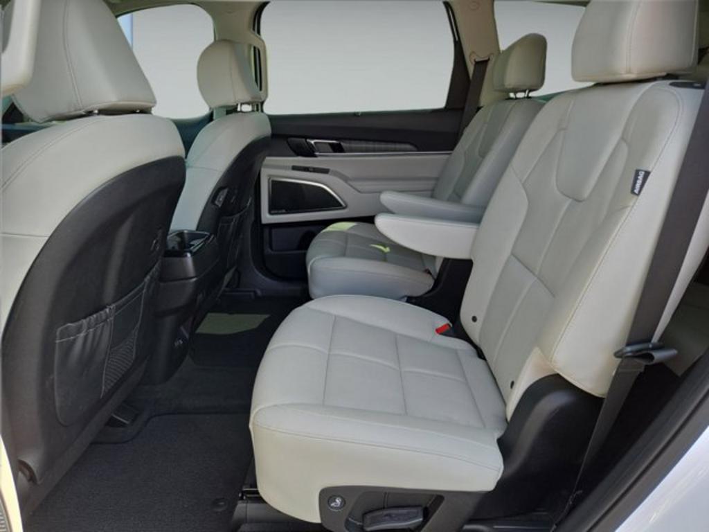 2023 Kia Telluride SX photo