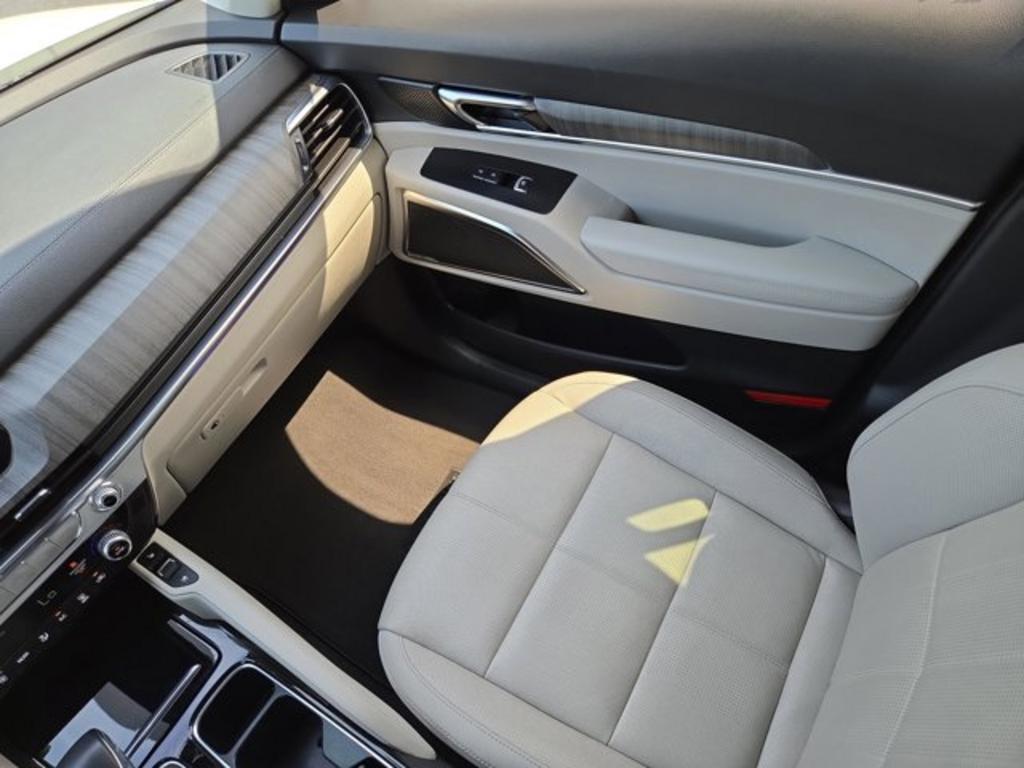 2023 Kia Telluride SX photo