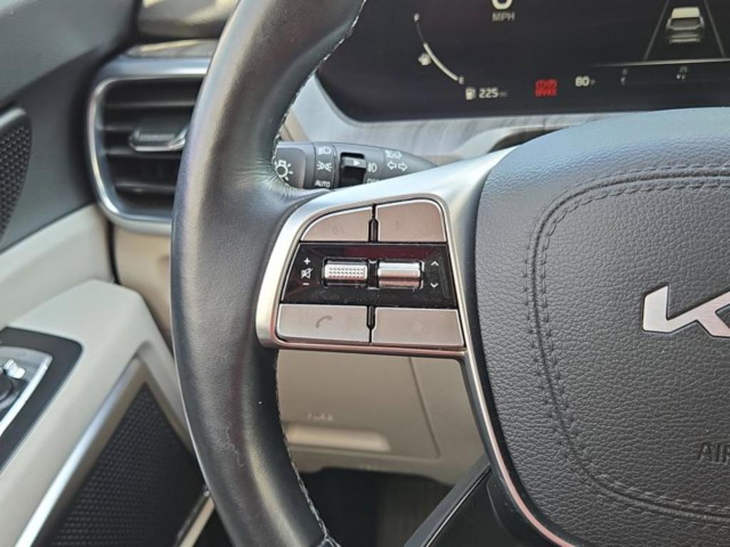 2023 Kia Telluride SX photo