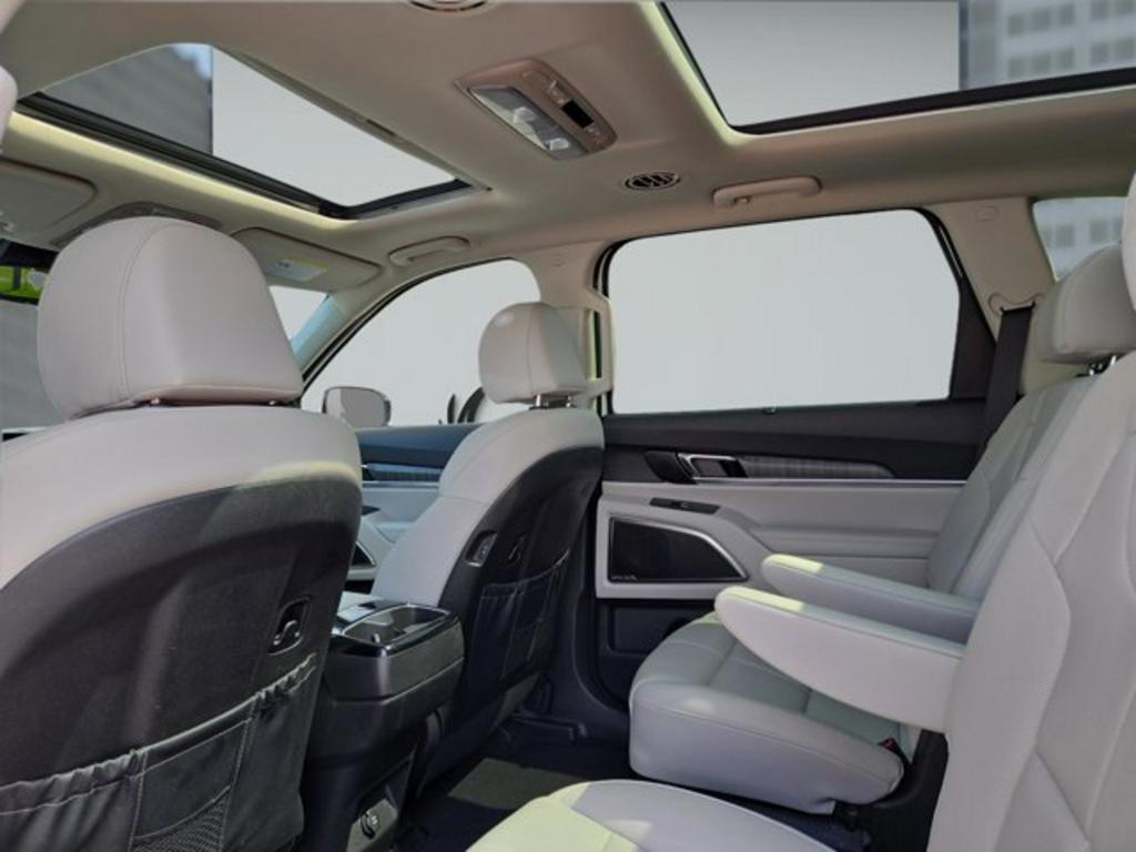 2023 Kia Telluride SX photo