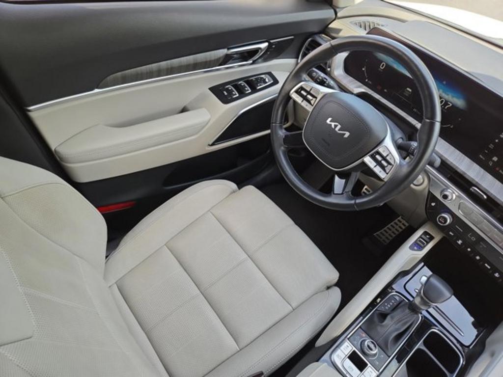 2023 Kia Telluride SX photo