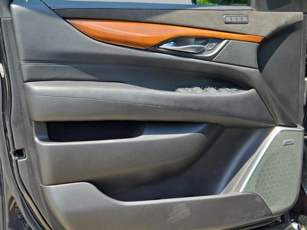 2019 Cadillac Escalade Premium photo