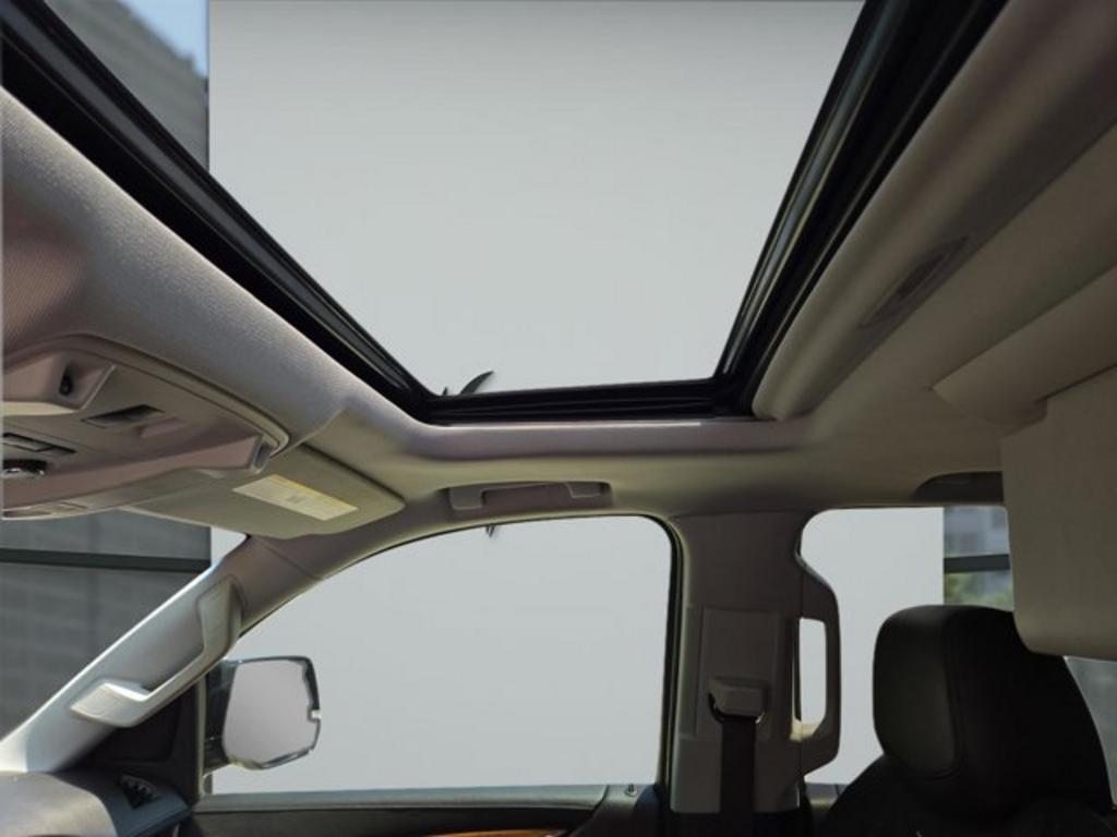 2019 Cadillac Escalade Premium photo