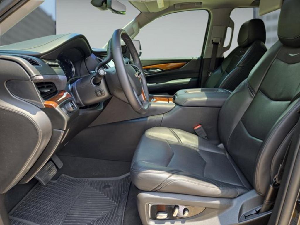 2019 Cadillac Escalade Premium photo