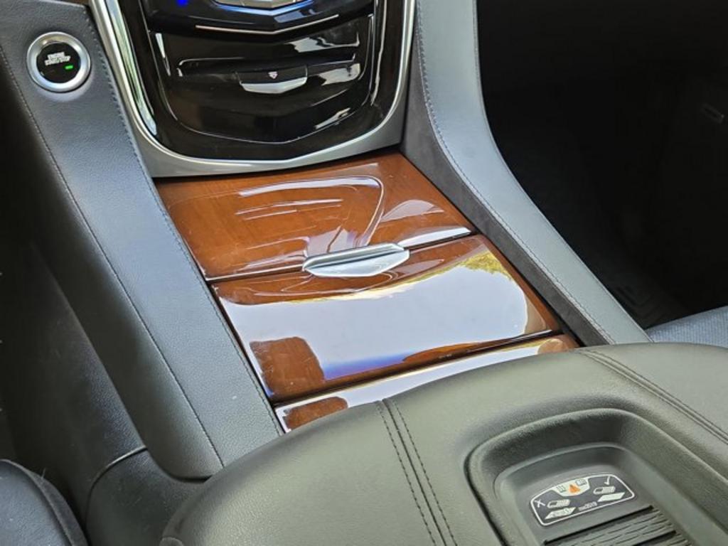2019 Cadillac Escalade Premium photo