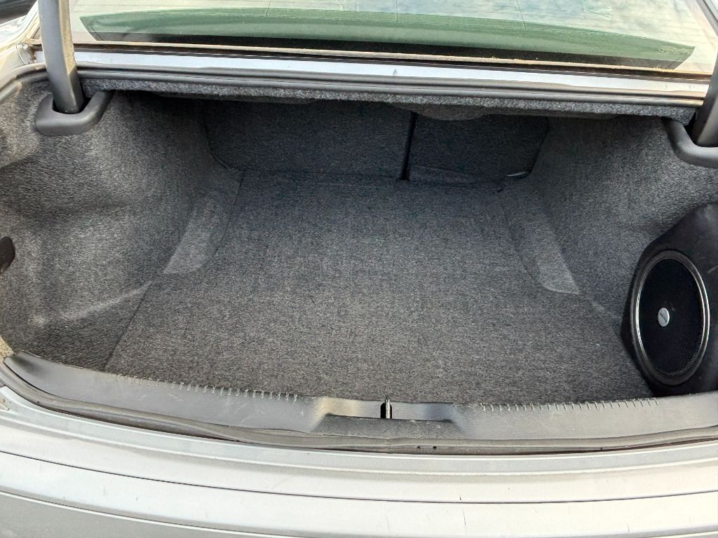 2023 Chrysler 300 - $28,500