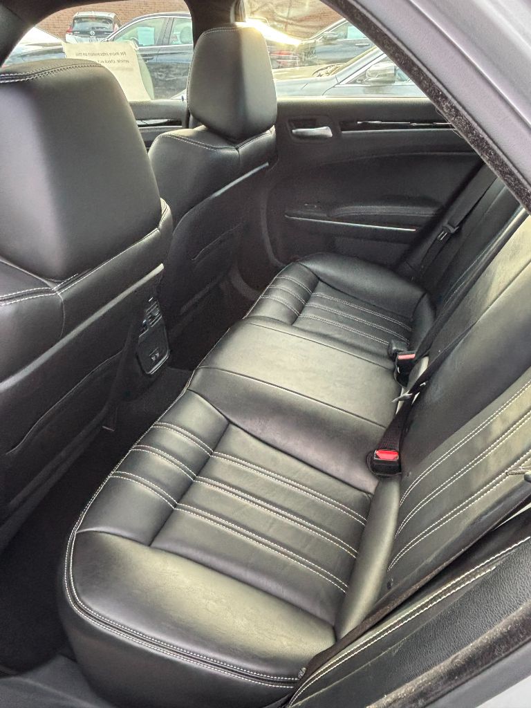 2023 Chrysler 300 - $28,500