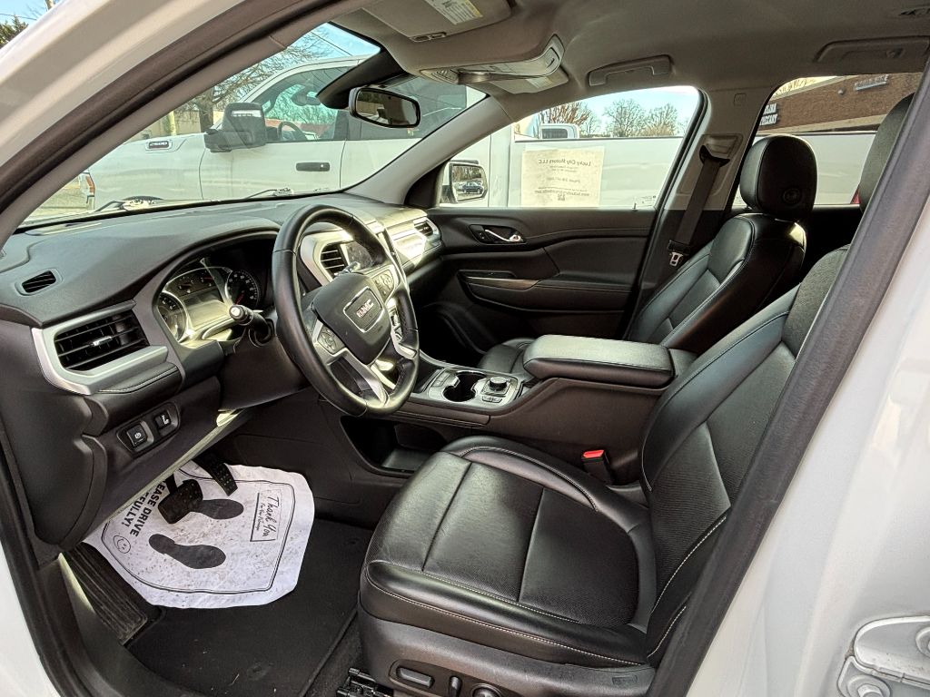 2023 GMC Acadia - $28,600