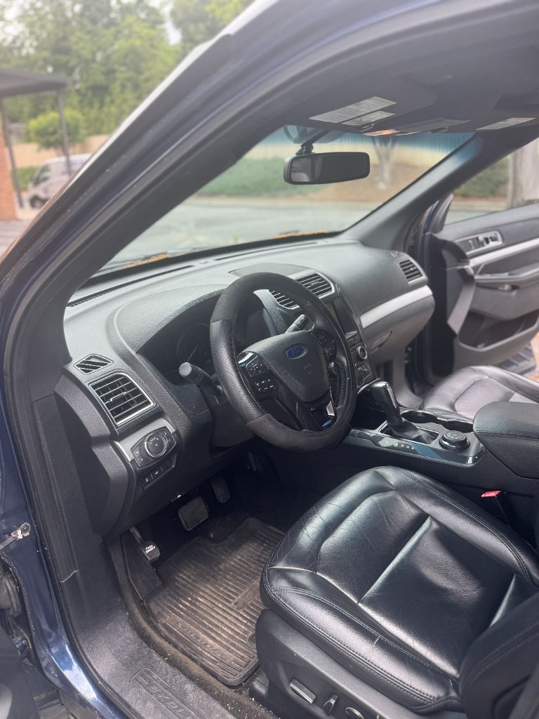 2016 Ford Explorer - $13,000