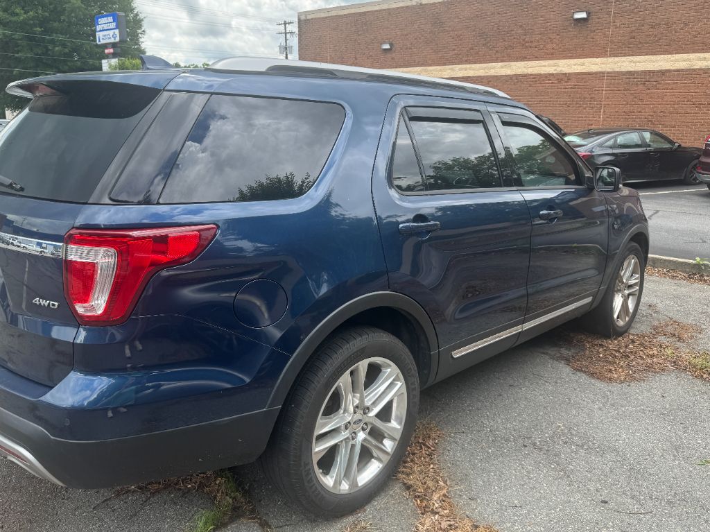2016 Ford Explorer - $13,000