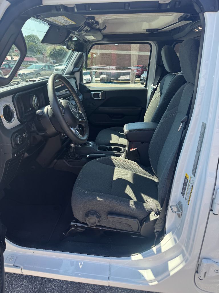 2024 Jeep Wrangler - $29,000