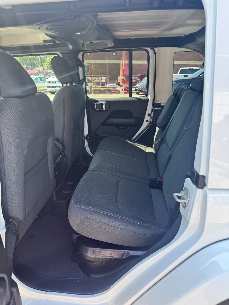 2024 Jeep Wrangler - $29,000