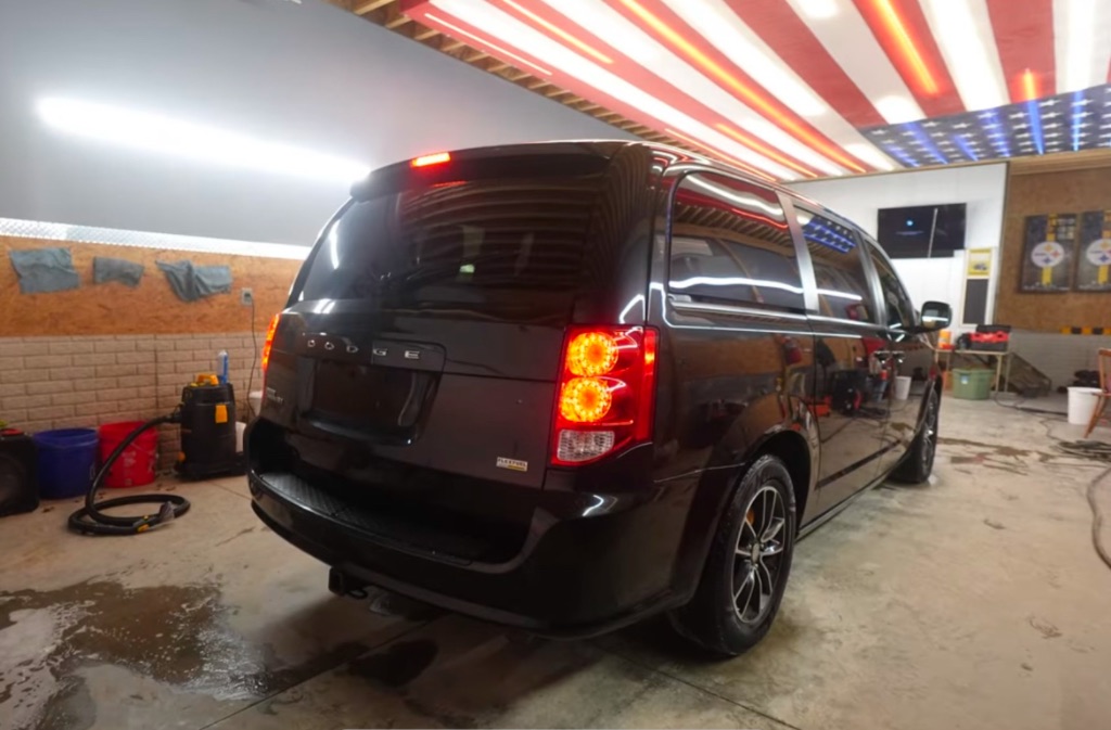 2018 Dodge Grand Caravan SE photo