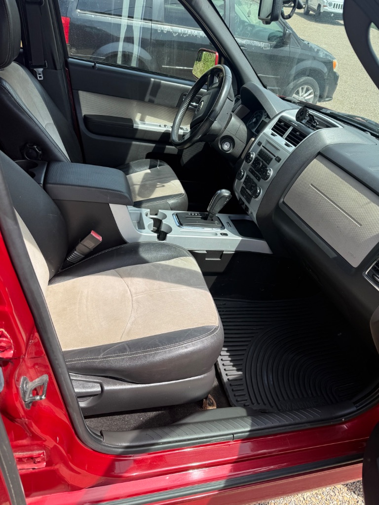 2010 Mercury Mariner Premier V6 photo