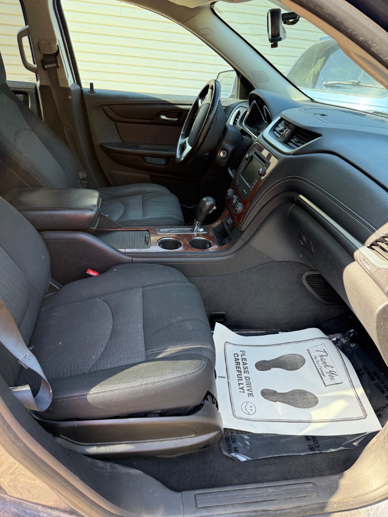 2013 Chevrolet Traverse LT photo
