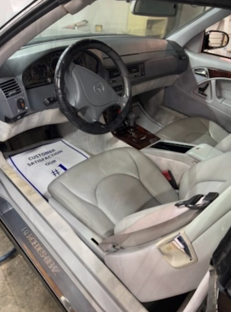 2001 Mercedes-Benz SL-Class SL500 photo