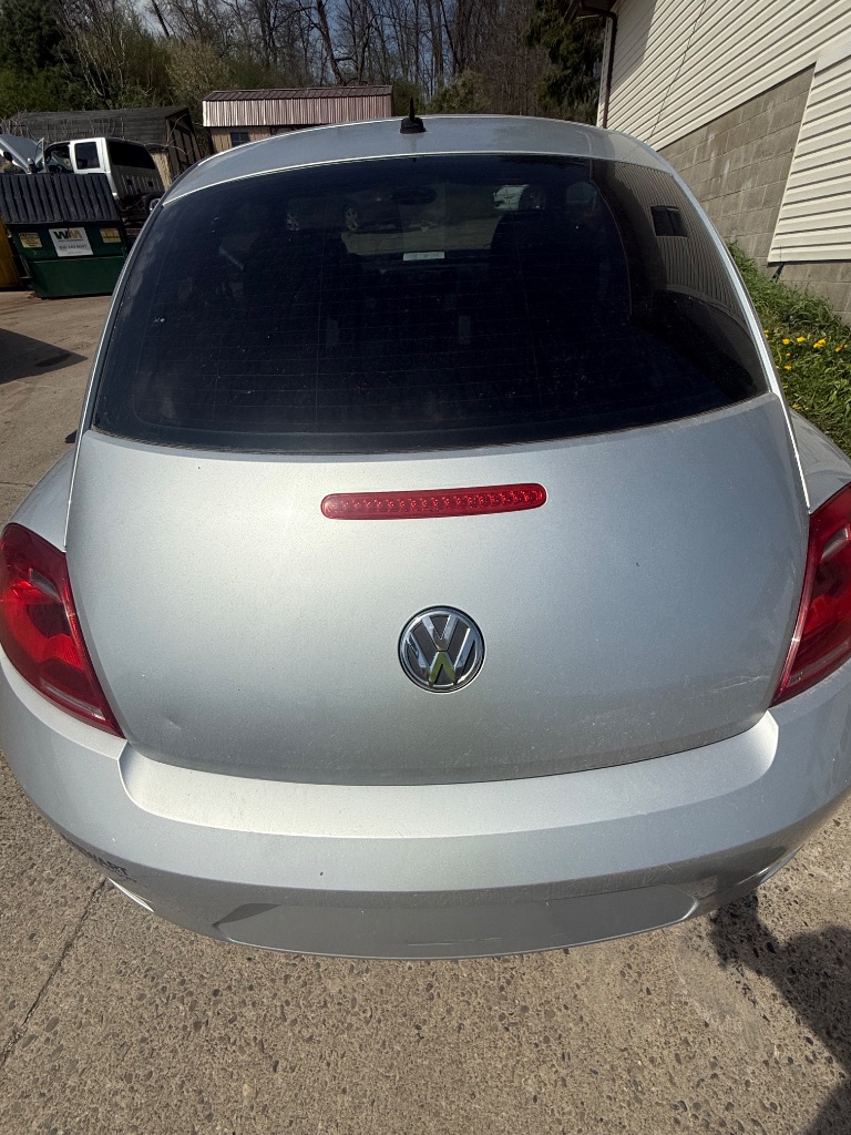 2012 Volkswagen Beetle 2.5 PZEV photo