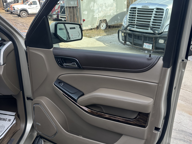 2016 GMC Yukon SLT photo