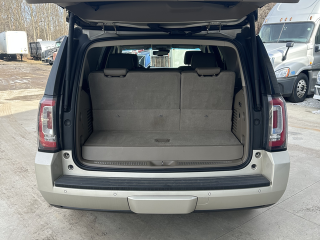 2016 GMC Yukon SLT photo