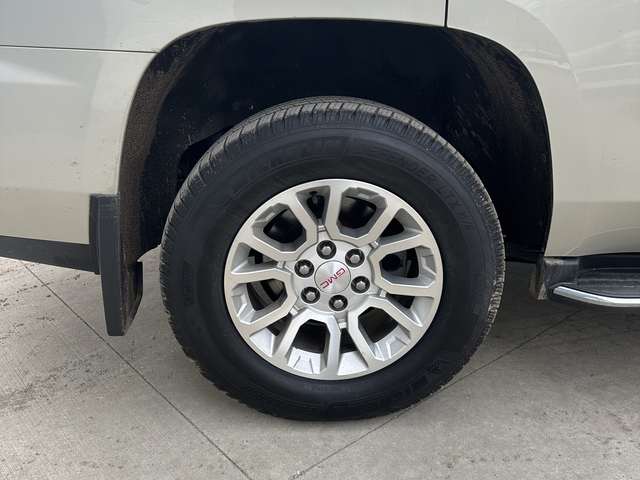 2016 GMC Yukon SLT photo
