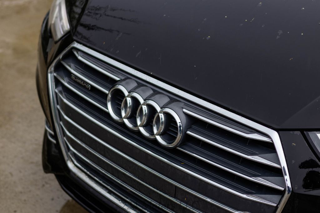 2017 Audi A4 Premium photo