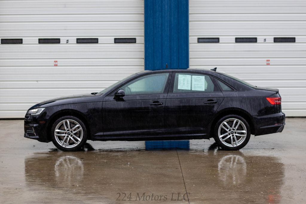 2017 Audi A4 Premium photo