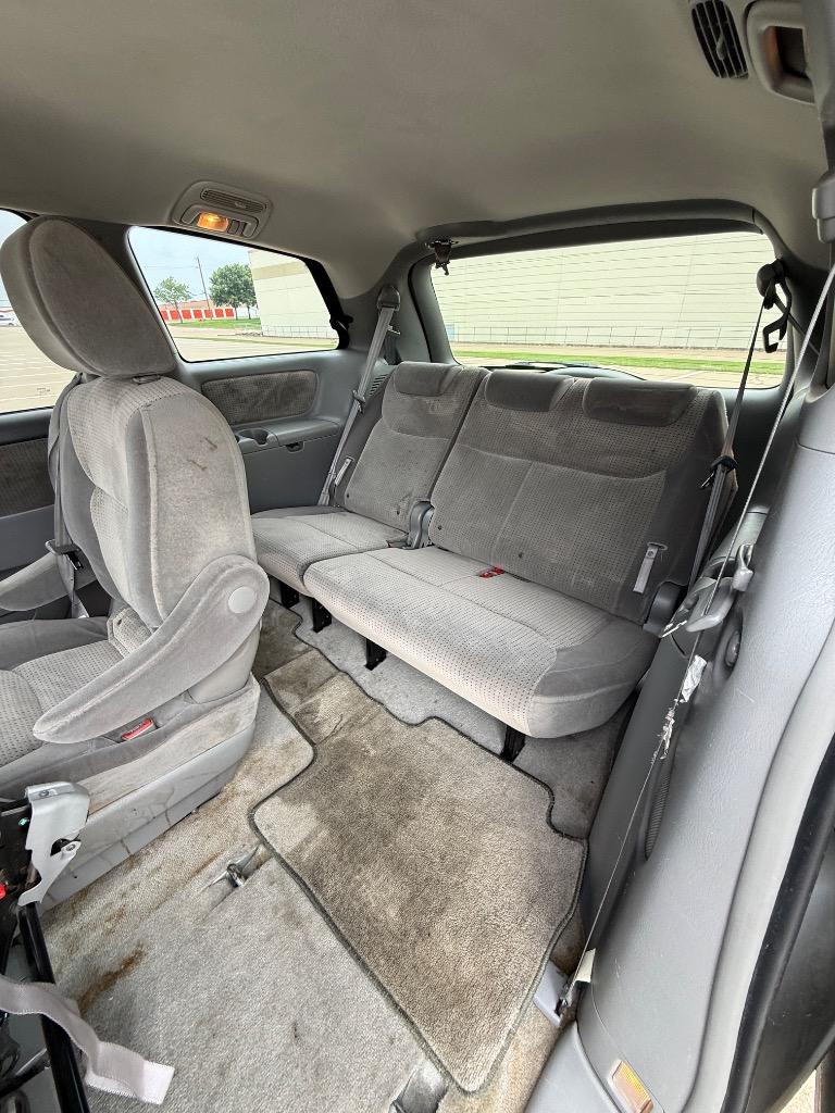 2010 Toyota Sienna - $3,495