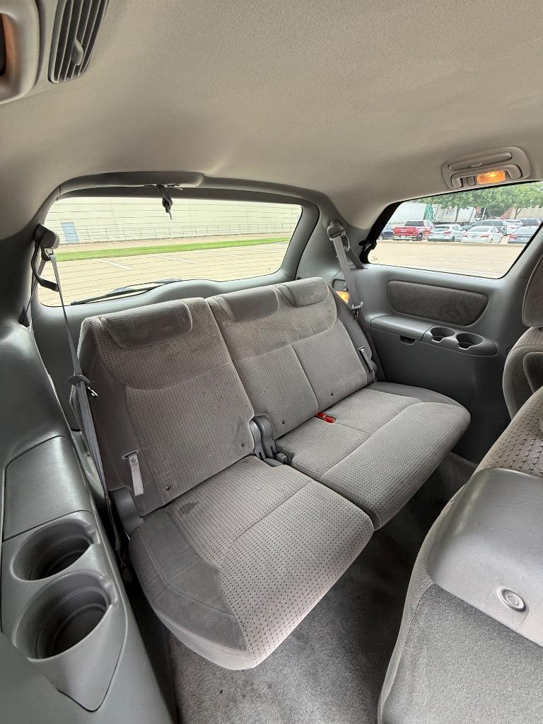 2010 Toyota Sienna - $3,495