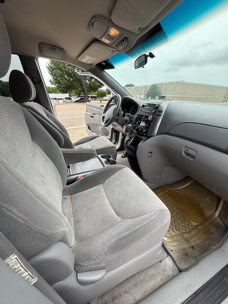 2010 Toyota Sienna - $3,495