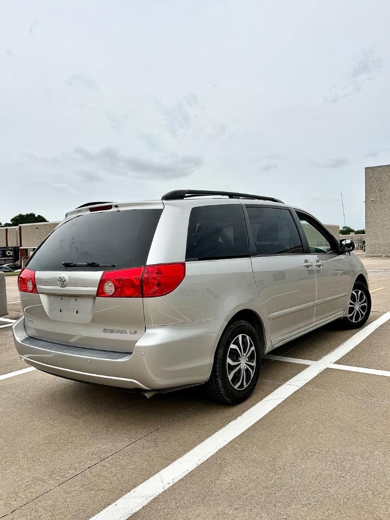 2010 Toyota Sienna - $3,495