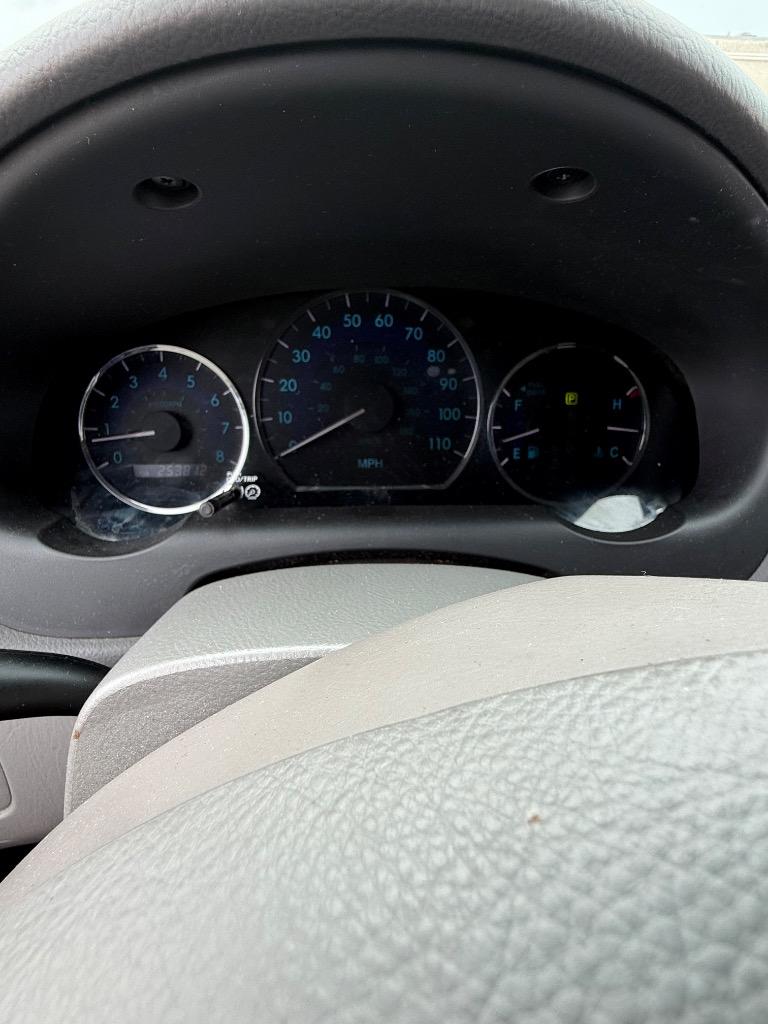 2010 Toyota Sienna - $3,495