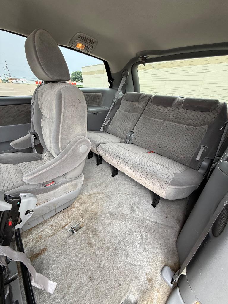 2010 Toyota Sienna - $3,495