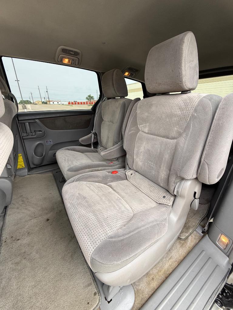 2010 Toyota Sienna - $3,495
