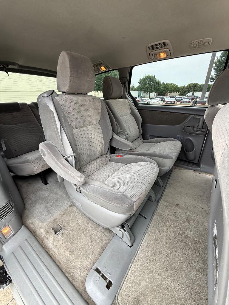 2010 Toyota Sienna - $3,495