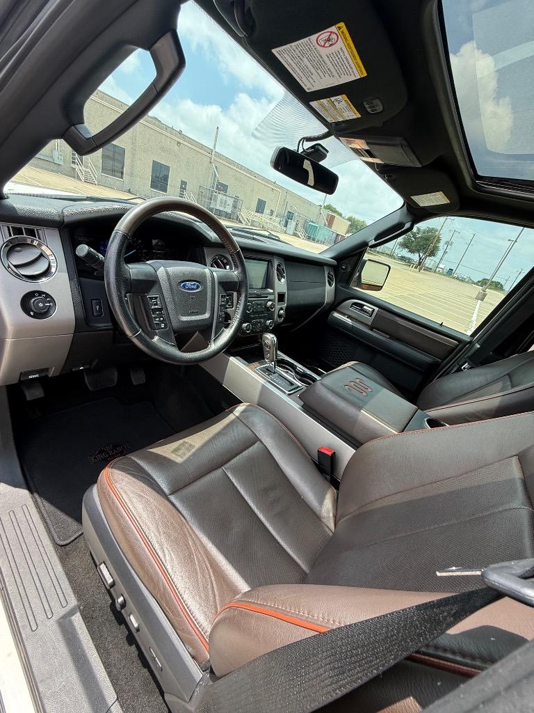 2017 Ford Expedition - $13,995